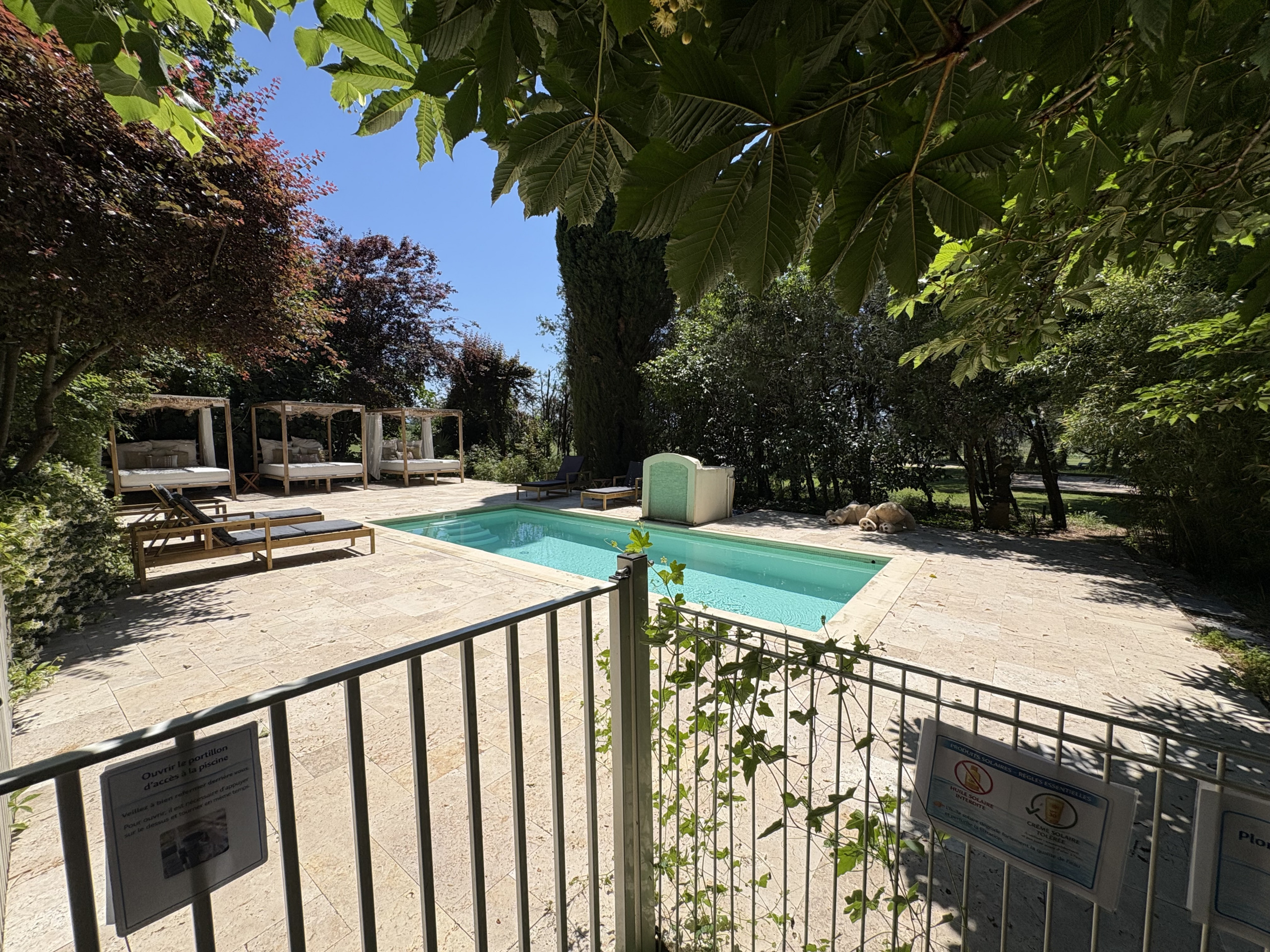 Hébergement de charme au MAS de L’isle, mas provençal entouré de nature en Provence